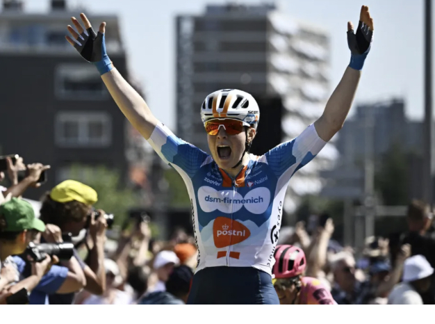 Charlotte Kool wins stage 1 sprint in The Hague and takes first yellow jersey of Tour de France Femmes